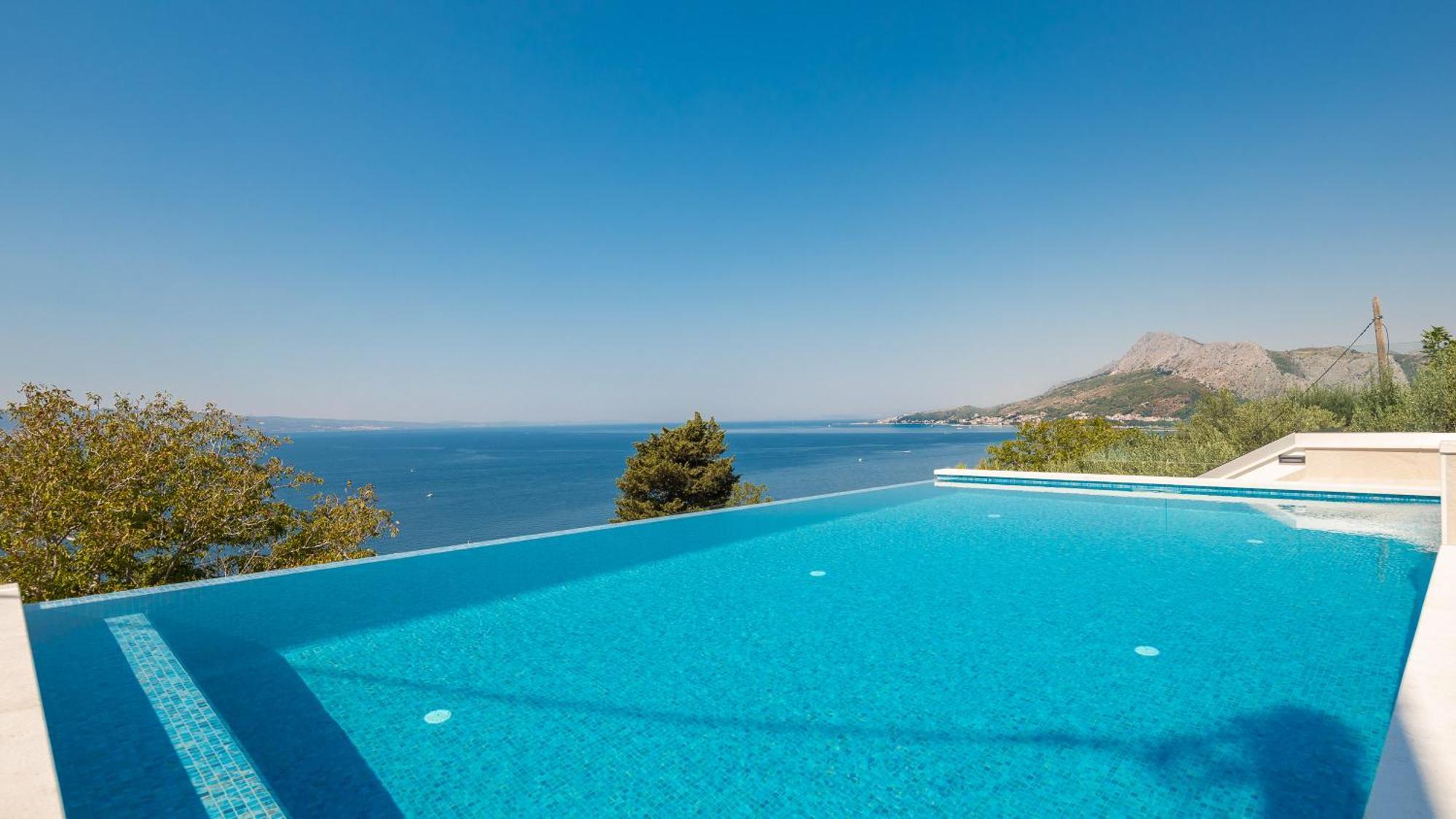 Bella Figura Apartments - Heated Pool Оміш Екстер'єр фото