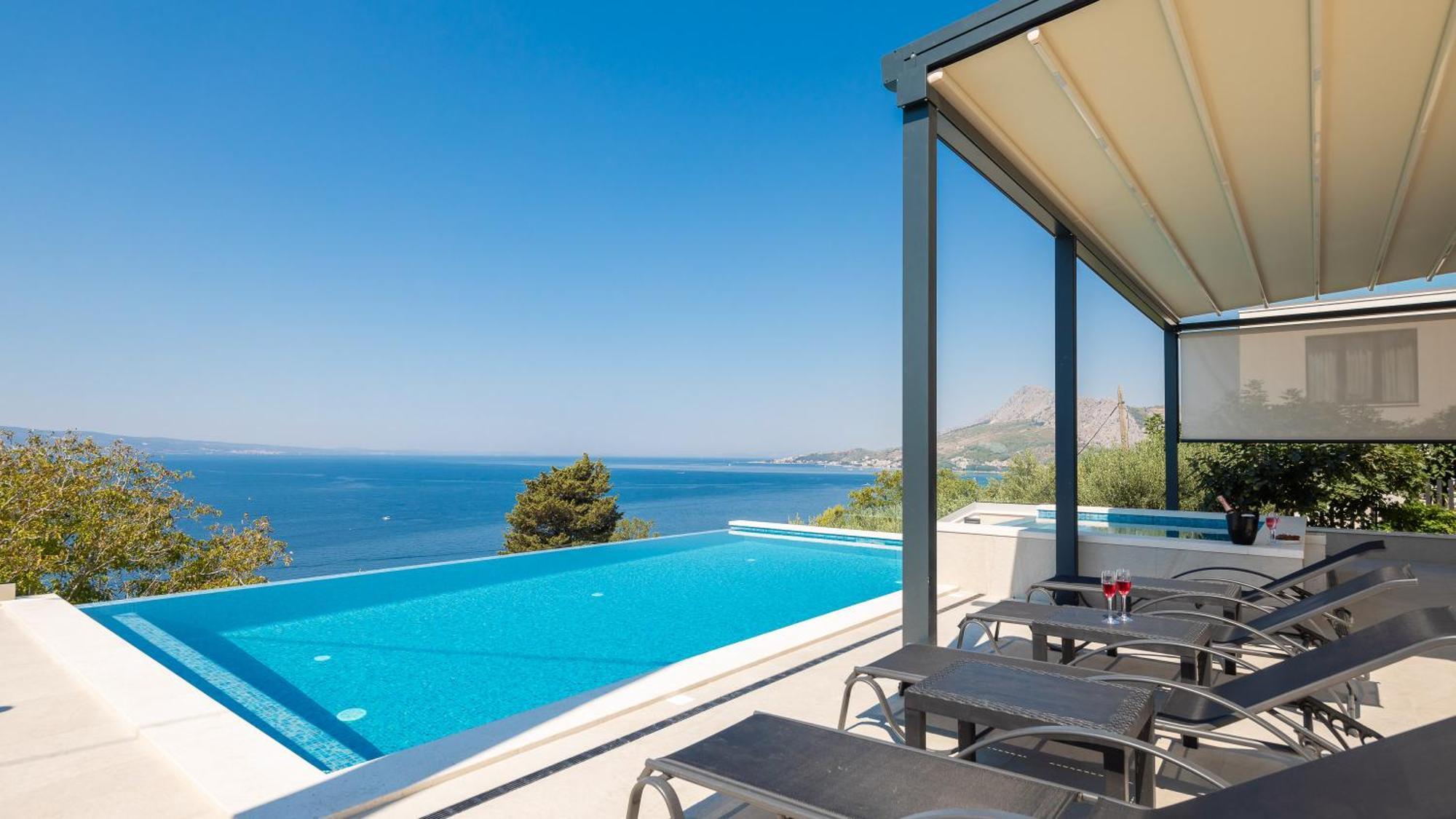 Bella Figura Apartments - Heated Pool Оміш Екстер'єр фото