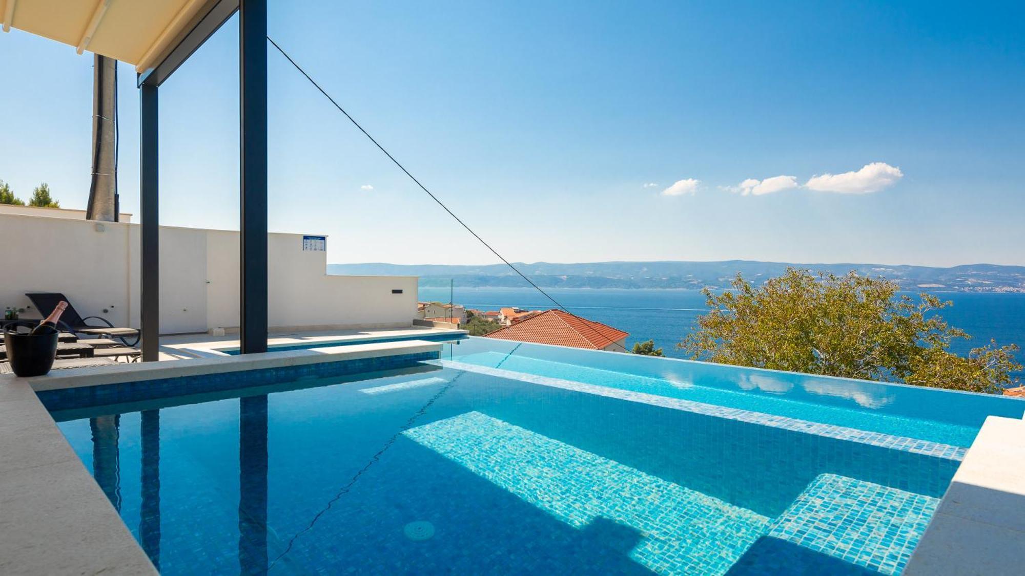 Bella Figura Apartments - Heated Pool Оміш Екстер'єр фото