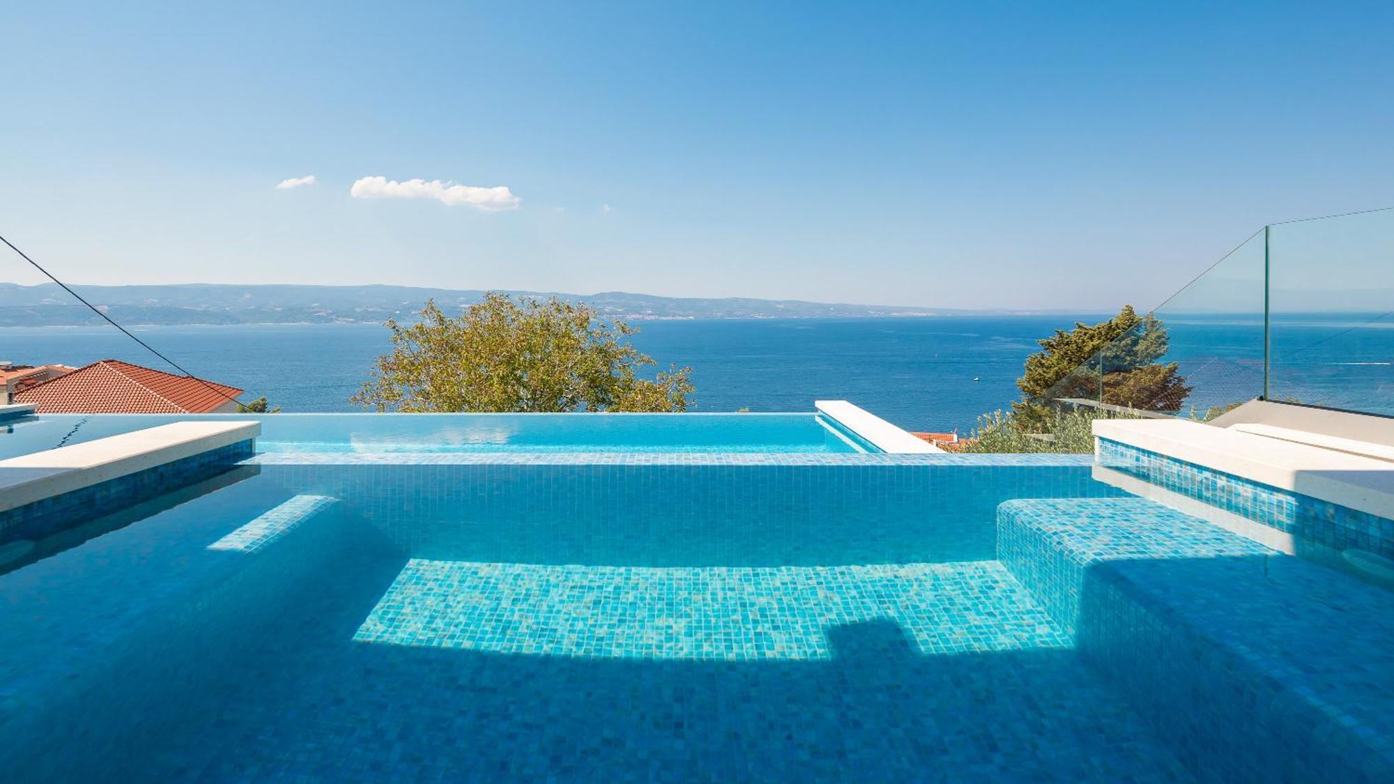 Bella Figura Apartments - Heated Pool Оміш Екстер'єр фото